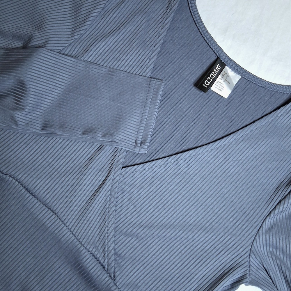 Divided H&M Ribbed V Neck Long Sleeve Bodycon Midi Dress with Slit Blue Size 6‎